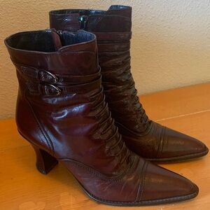 Ladies Via Spiga Italy Burgundy Leather Pointed Ankle Boots 7